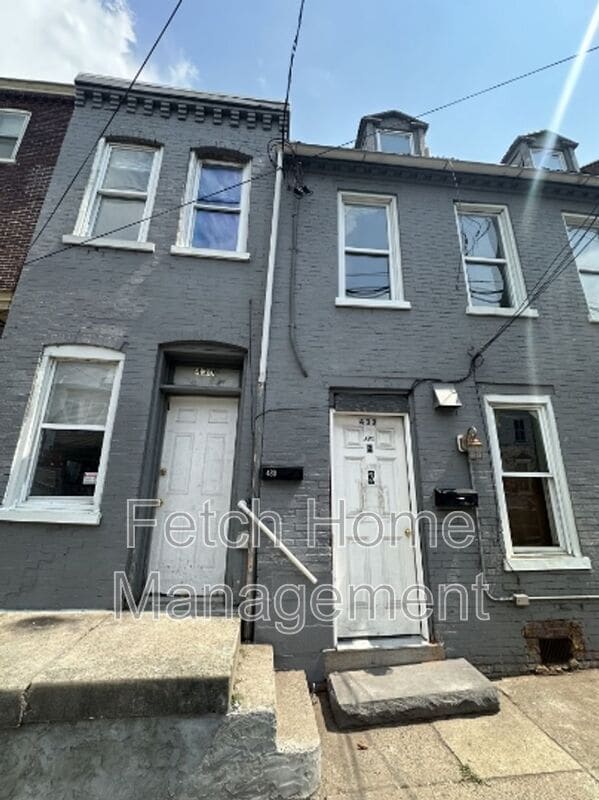 Building Photo - 430 Manor St