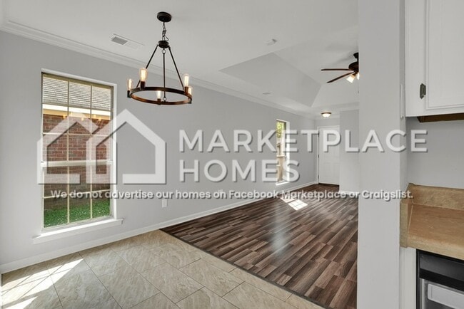 Building Photo - 8513 English Oak Loop