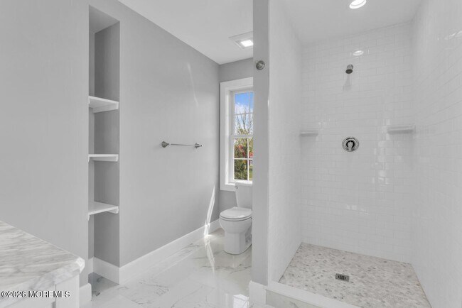 Building Photo - 553 Colts Neck Rd