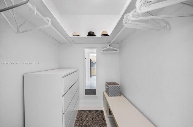 Building Photo - 1000 West Ave