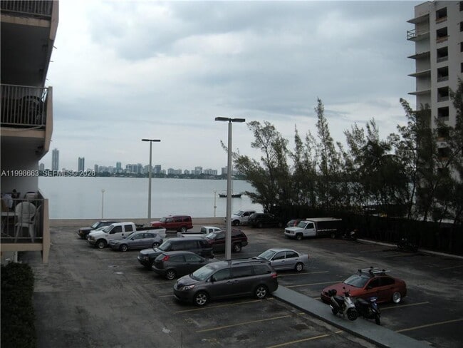 Building Photo - 7545 E Treasure Dr