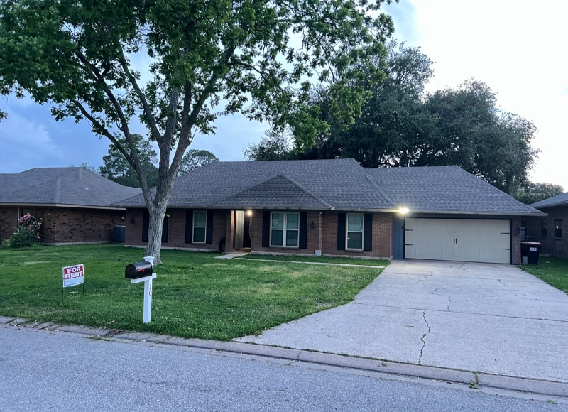Building Photo - 110 Highland Dr