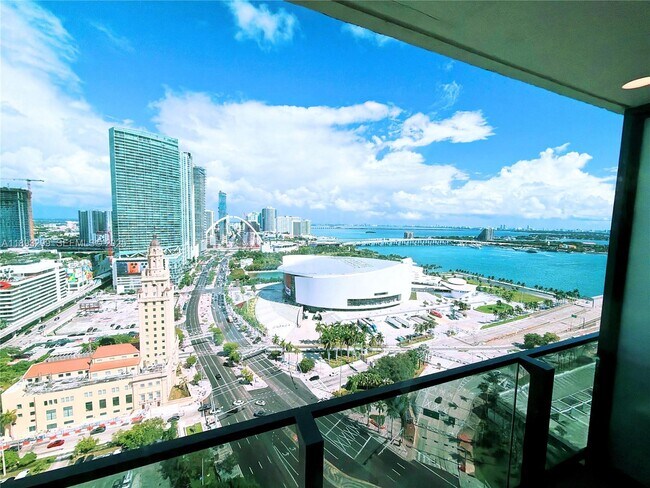 Building Photo - 398 NE 5th St