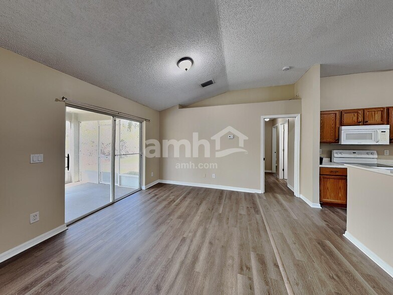 Building Photo - 6200 Erik Ct