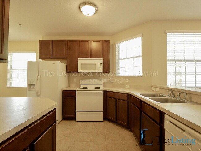 Building Photo - 10403 Regent Square Dr