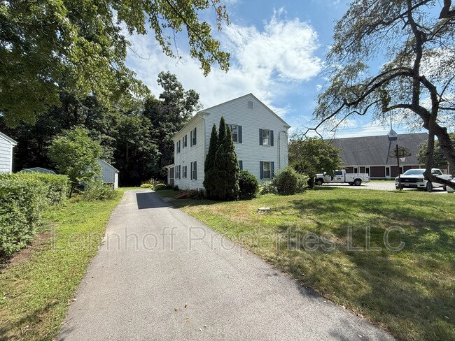 Primary Photo - 20 Hall Ave