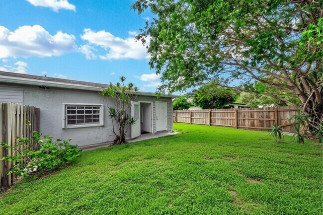 Building Photo - 1350 Riverside Cir