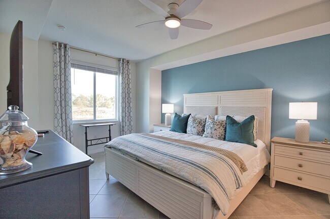 Building Photo - Golf Transfer 2-Bedroom 2-Bathroom First Floor Condo in the desirable Wellen Golf and Country Clu...