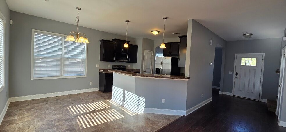 Building Photo - 99 Reece Dr