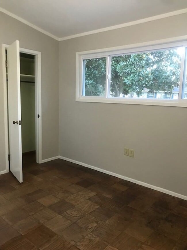 Building Photo - Beautiful 4 Bed House