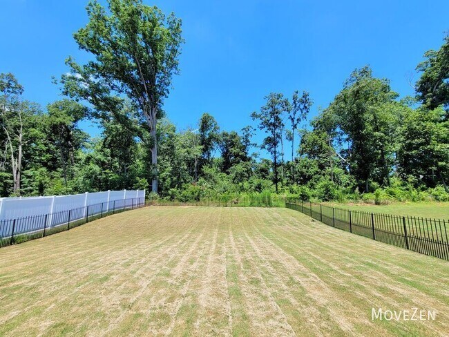 Building Photo - 1131 Staghorn Ave
