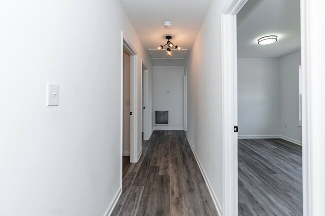 Building Photo - Beautiful Updated Home!