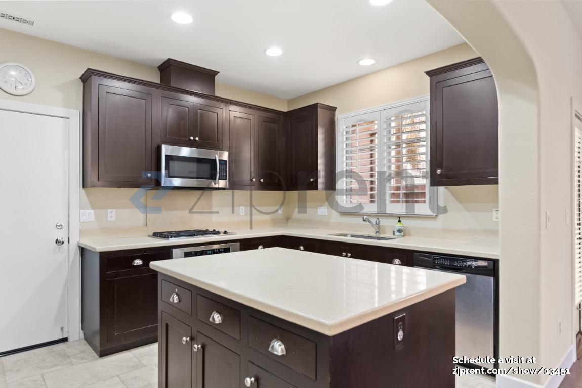 Building Photo - 467 Crab Apple Terrace