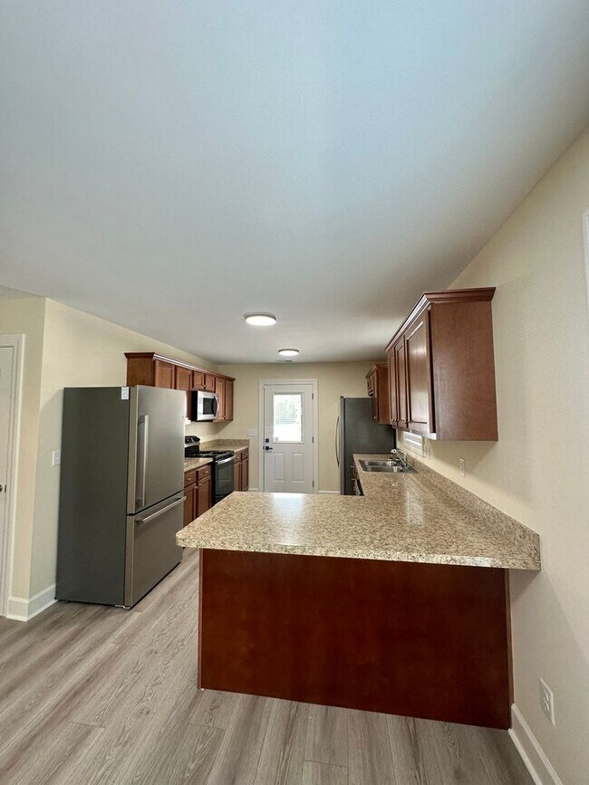 Building Photo - Brand New! Pre-leasing 26-27 Students