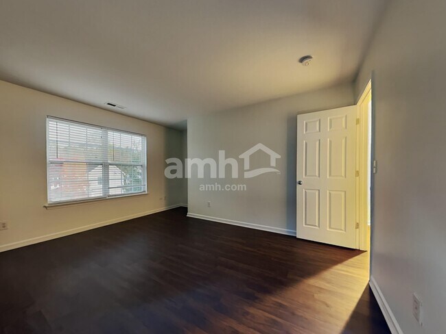 Building Photo - 10524 Dominion Village Dr