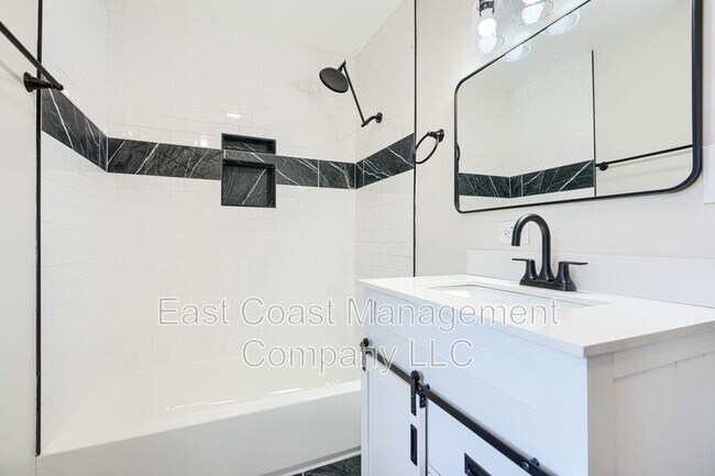 Building Photo - 2116 E Hoffman St