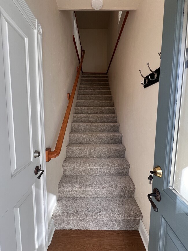 Building Photo - 612 Chief Kelly Dr