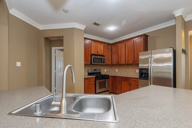 Building Photo - 9419 Silver Ridge Dr