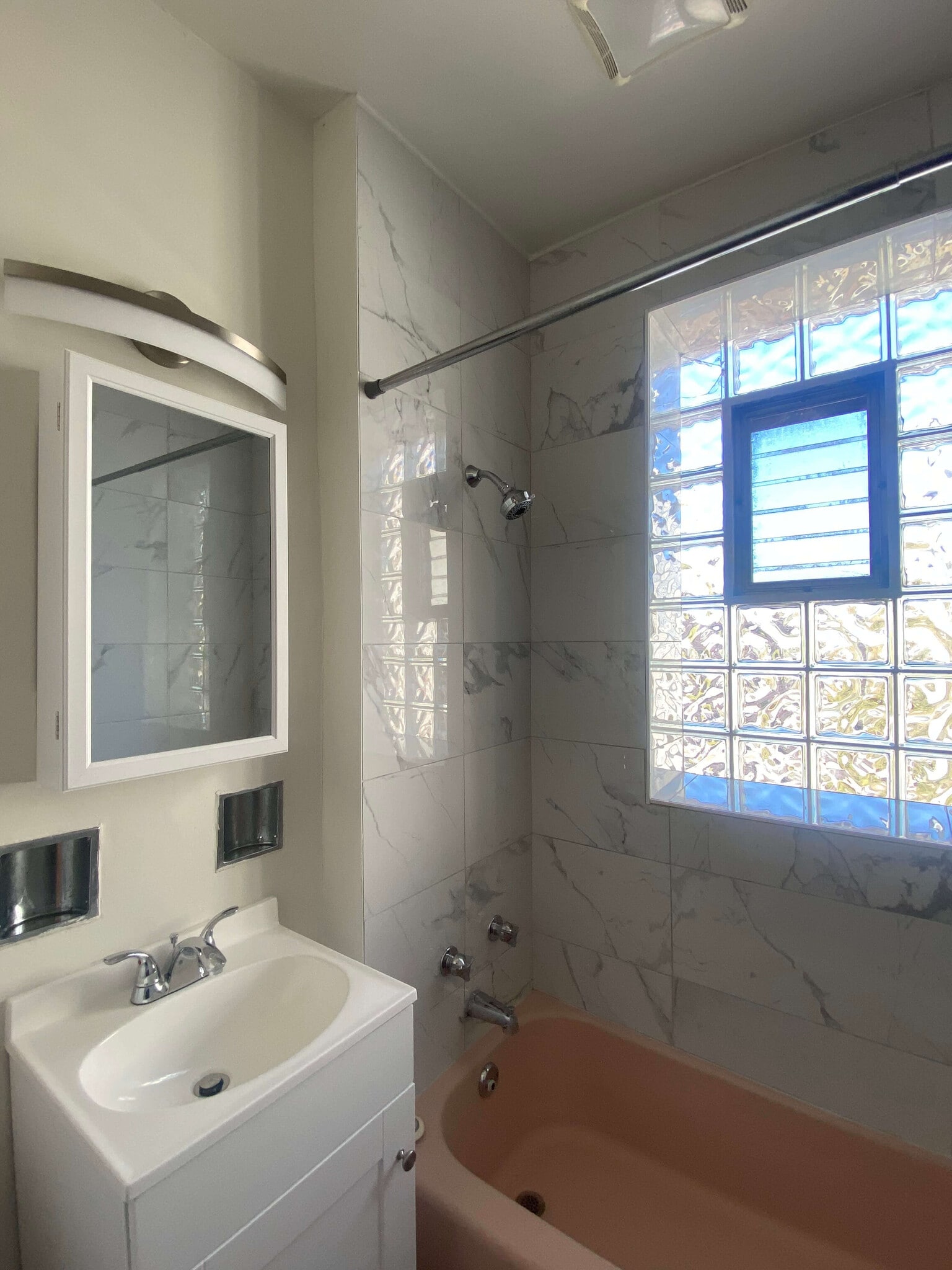 Building Photo - 6332 N Magnolia Ave