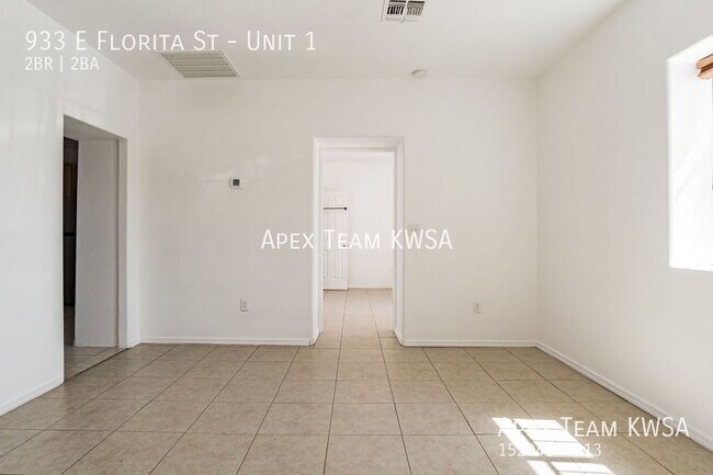 Building Photo - 933 E Florita St