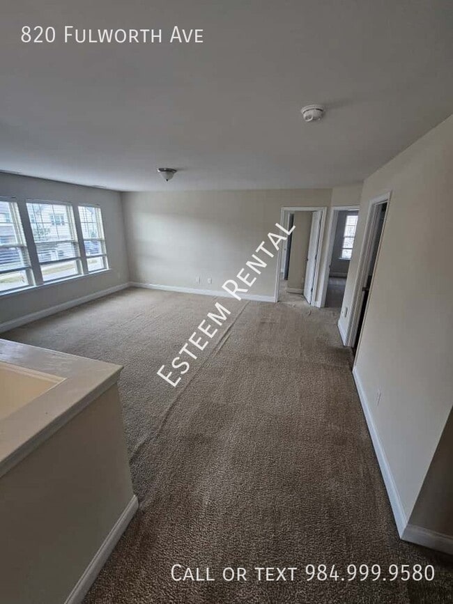 Building Photo - 820 Fulworth Ave
