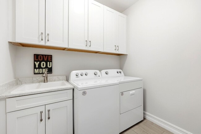 Building Photo - Resort living at The Seasons of Bonita