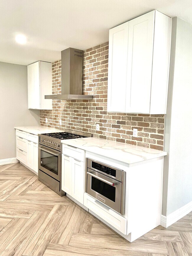 Building Photo - 7917 Ridgeview Dr