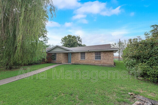 Primary Photo - 2529 Belhaven Dr