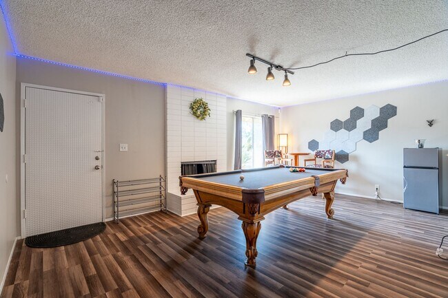 Building Photo - Furnished 4BR Oceanside Retreat w/ Pool Table, Home Gym & Utilities Included