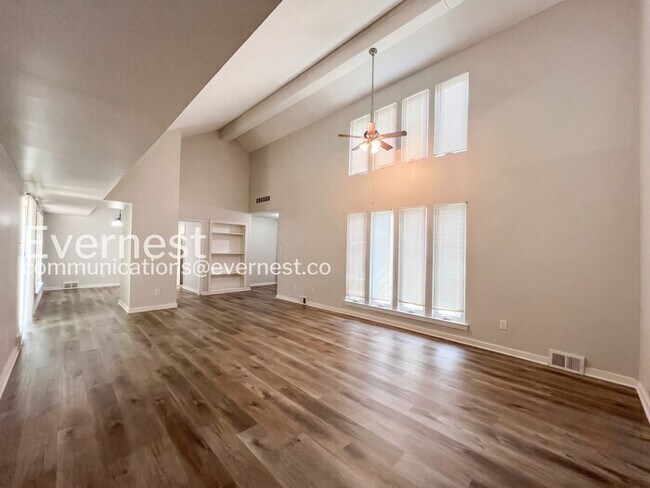 Building Photo - 3-Bed/2-Bath Home with Patio/Available Now!