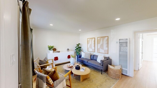 Building Photo - 19th St