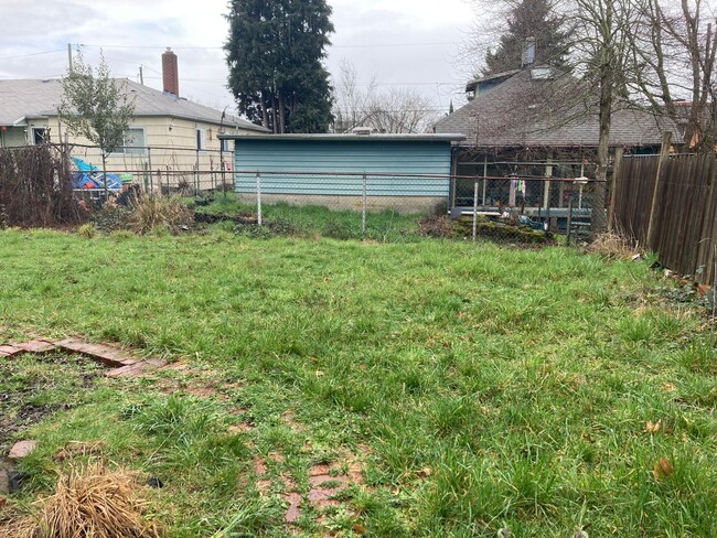 Building Photo - Charming Bungalow in Roselawn – Available ...