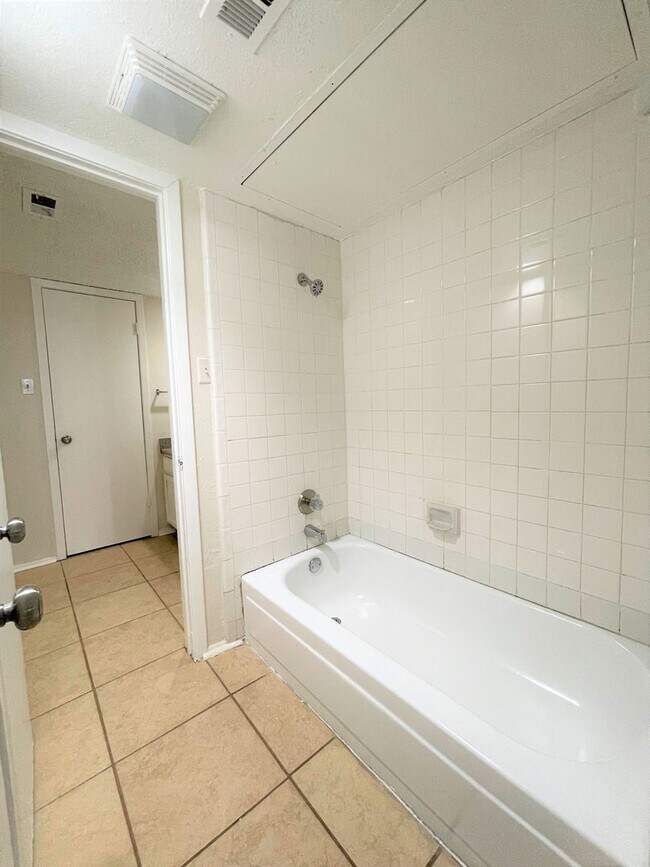 Building Photo - Charming 2 Bedroom in Garland