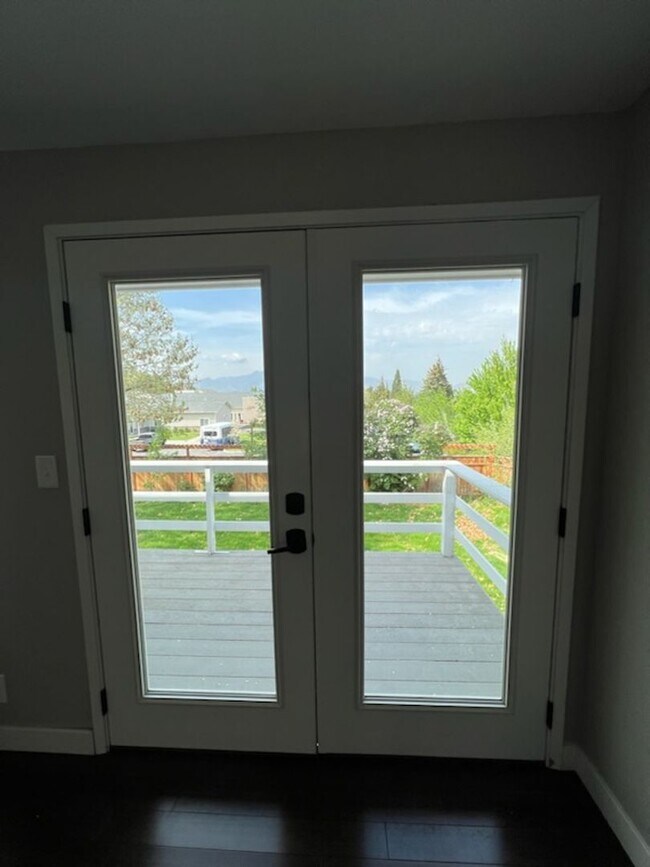 Building Photo - 1314 Red Apple Rd