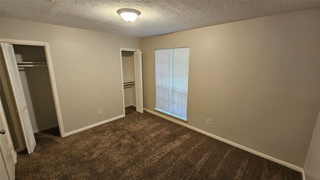 Building Photo - 1404 Cactus St