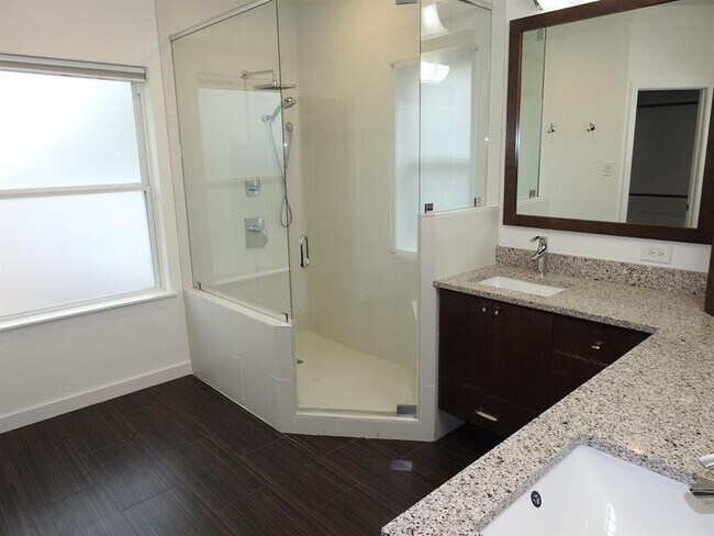 Building Photo - 11207 Crossland Dr