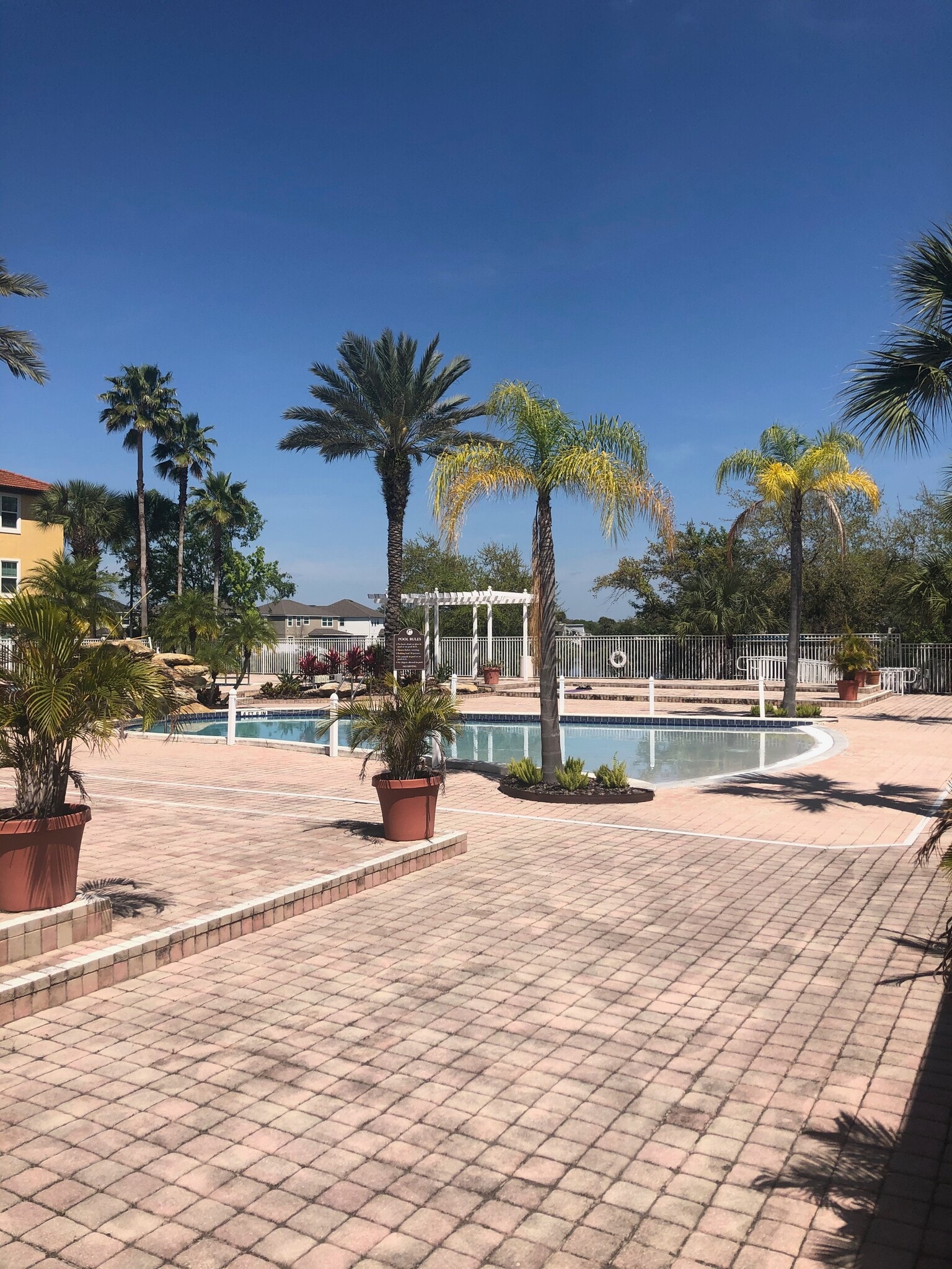 Building Photo - 5475 Vineland Rd