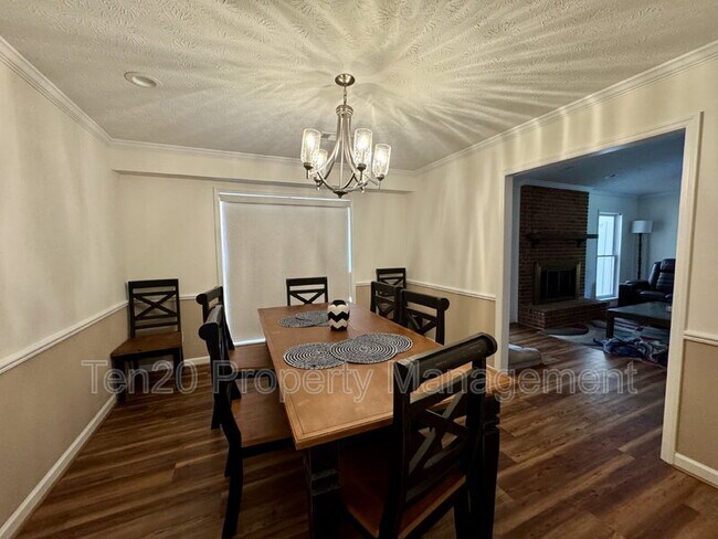 Building Photo - 4 S Whisper Ct