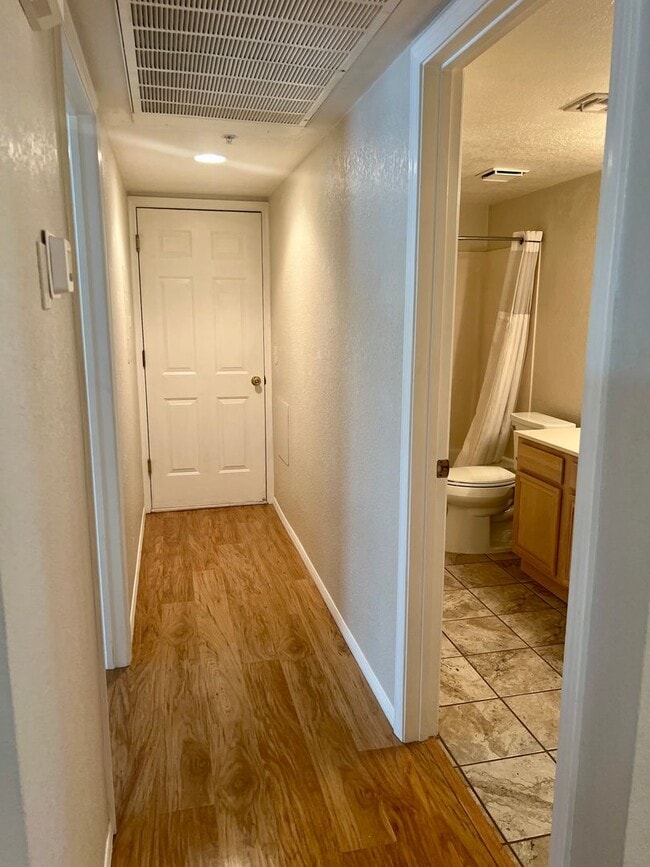 Building Photo - Unfurnished, 1-Year Long-Term Rental (Lowe...
