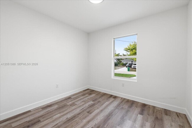 Building Photo - 9275 Anita Ave