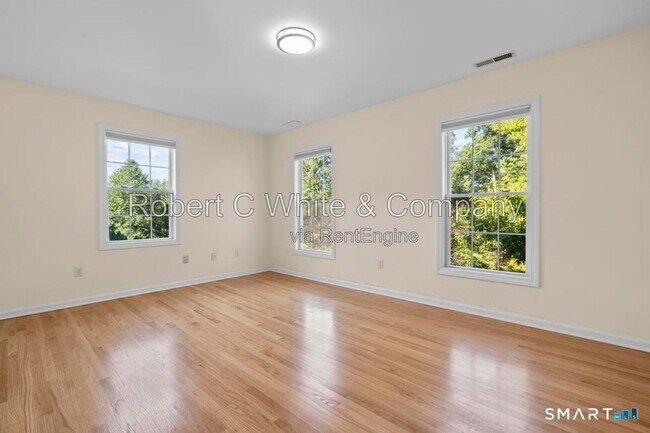 Building Photo - 155 Beardsley Rd