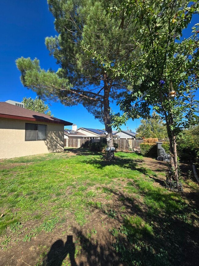 Building Photo - House for rent  | 3 Bedrooms | 2 Bathrooms...