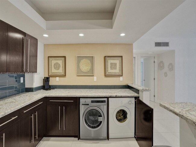 Building Photo - 3750 Galt Ocean Dr