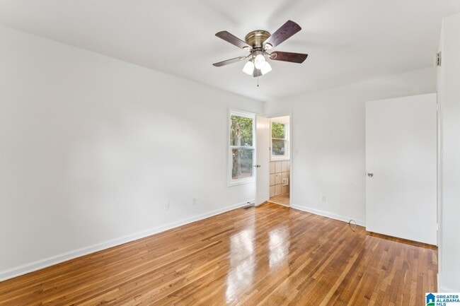 Building Photo - 1404 4th Pl NW