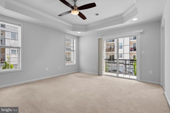 Building Photo - 43101 Thoroughfare Gap Terrace