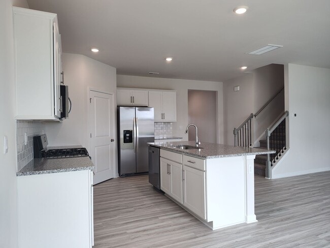 Building Photo - Beautiful New  Build Home located in the S...
