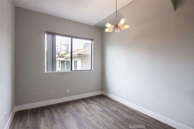 Building Photo - 330 Salem St