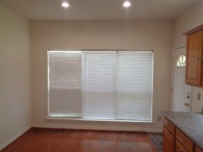 Building Photo - 10326 Thornmont Ln