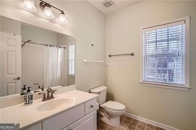 Building Photo - 5103 Woodland Ln