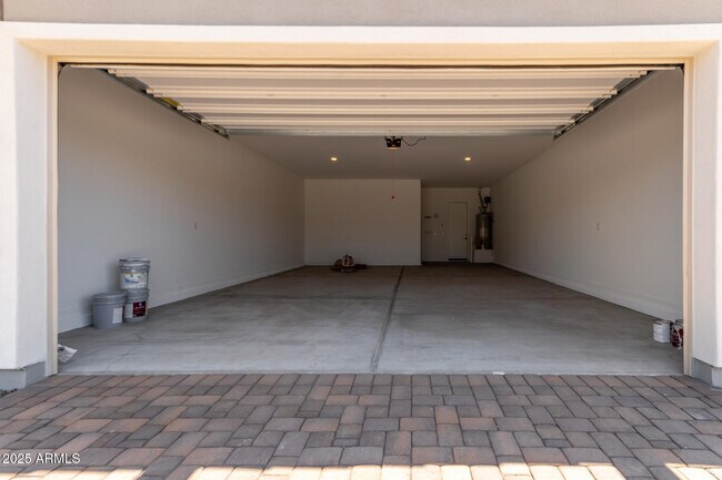 Building Photo - 44713 N 44th Dr